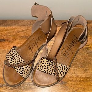 Blowfish Women's Leopard Print and Tan Sandals
